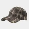 Gorra de Béisbol a Cuadros Rasgada Estilo Retro Americano para Hombres y Mujeres Estilo Callejero Ala Deshilachada Sombrero para el Sol Personalidad Marca de Moda Sombrero para el Sol Casual