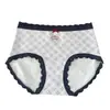Nova Roupa Íntima Feminina de Algodão Puro Retro Esportiva Cor Blocada Renda Antibacteriana Forro Estendido de Algodão Puro Cintura Média Triângulo Delicado