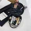 Bolsa de Cosméticos Retro Europea y Americana de Moda, Gran Capacidad, Bolso de Mano Estampado, Portátil para Viajes, Bolsa de Almacenamiento para Artículos de Tocador de Hotel para Mujeres