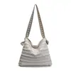 Bolso Tote de Textura de Alta Gama con Diseño de Nicho para Mujer, Bolso de Hombro de Moda, Relajado y Versátil, Bolso Grande Casual para Viajes Diarios para Mujer