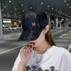 Gorra de Malla de Verano Estilo Nuevo para Mujer con Pedrería Colorida Marca M Estilo Japonés Versátil Estilo Callejero Moda Marca Gorra de Béisbol para Hombre