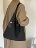 Bolso de Suede Suave Vintage para Pan para Mujer 2024 Nuevo Otoño/Invierno Moderno Gran Capacidad Bolso de Hombro Popular Bolso Cubo