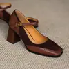 Zapatos de tacón grueso para mujer, estilo retro francés, patchwork marrón, boca poco profunda, Zapatos Mary Jane de punta cuadrada, Zapatos de tacón alto con una sola correa para mujer