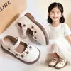 Nuevos Zapatos de Princesa para Niña Primavera y Otoño con Lazo, Diseño Hueco, Zapatos de Piel Transpirables, Conejito Lindo, Versátiles y Elegantes para el Día a Día