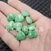Contas Soltas Coração Vazado Verde Jadeíta com Fundo Branco e Design de Coração Verde para Pulseiras, Colares, Brincos, Presilhas, Acessórios e Pingentes