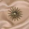 Retro Elegante Francés, Moderno Broche Mariposa de Diamantes Rojos, Ropa de Alta Gama, Accesorios para Abrigos, Broche Corsage