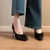 Sapatos Femininos Quadrados Estilo Francês 2026 Novo Modelo com Laço, Boca Rasa, Elegantes e Confortáveis, Não Cansam os Pés, Salto Alto Bloco
