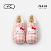Zapatos de mujer con forro de peluche de Hello Kitty, impermeables, antideslizantes, cálidas pantuflas de algodón para otoño e invierno, zapatos cerrados de algodón con peluche