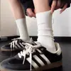 ¡Esquema de Colores de Alta Gama Negro y Gris! Quién sabe, te hace ver más delgada~ Elásticos y apilables, adecuados para todas las estaciones, Calcetines perezosos para mujer