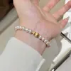 Elegante Collar Redondo de Perlas con Colgante Cepillado de Oro Chapado en Oro para Mujer, Exquisita Cadena para Suéter de Estilo Chino de Nicho