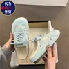 Pantuflas Retro de Suela Gruesa y Punta Cerrada para Mujer, Nuevo Estilo Verano 2026, Versátiles Ultra Suaves Amarillas Casuales Sandalias de Entrenamiento Estilo Birkenstock