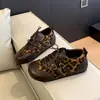 Zapatos de entrenamiento alemanes para mujer de otoño con cordones, versátiles, plataforma de suela gruesa, de caña baja, tacón oculto, zapatos estilo Forrest Gump, hebilla de cuero, casual a la moda