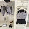 [Ropa Infantil Leen] Diseño Original Chaleco con Tirantes Gris Kt para Niña, Pantalones Acampanados Elegantes Traje a la Moda