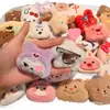 Broche de Dibujos Animados de Peluche Pasador Lindo para Niña Colgante Accesorios Divertidos de Otoño e Invierno Venta al por Mayor Regalo Dulce de Tela de Doble Uso