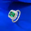 Mu Jing Joyería 2025 Transmisión en Vivo Nuevo Modelo Anillo de Plata S925 Corte Esmeralda Imitación 6*8mm con Bisel Circundante para Mercados Transfronterizos Europeos y Americanos