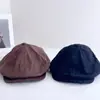 Gorra retro británica de gamuza con visera para mujer, gorra de pico casual versátil y elegante para otoño, boina de moda para usar al revés
