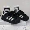 Zapatillas de Deporte con Puntera de Concha para Niños Moda Nueva Primavera y Otoño Zapatos Deportivos para Niñas Ligeros Antideslizantes Zapatos Casuales Negros para Niños