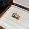 Anel Aberto de Cruz com Zircônia Banhado a Ouro 14K Real com Design Único, Anel de Dedo Indicador de Nicho, Sensação de Luxo Leve e Alto Padrão, Joia Feminina