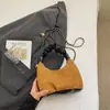 Bolso de Luna Nicho Estilo Coreano Nuevo Otoño 2025 Estilo Mujer Bolso Dumpling Bolso de Hombro Casual Moderno