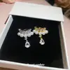 Pinzas para Orejas Populares Coreanas y Japonesas de Zirconia y Perla Gota de Agua, Sin Perforación, Lujo Ligero, Brazaletes para Orejas de Gama Alta, Pendientes de Moda para Mujeres