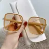 Gafas de Sol Cuadradas de Marco Grande Tachonadas de Moda Transfronterizas para Fiestas, Reuniones, Salidas al Aire Libre, Gafas de Sol con Marco Negro para Mujer al por Mayor