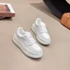 Estilo Europeo 2026 Otoño Nuevo Zapatillas Casuales de Moda Versátiles de Piel de Vaca Genuina Zapatos Blancos de Suela Gruesa para Mujer