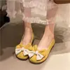 Novos Sapatos de Vovó Retro Femininos Primavera Outono Sapatos Feijão Planos Sapatos Franceses 2026 Sapatos Abóbora Bico Redondo Laço Boca Rasa Sapatos de Salto Baixo