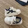 Zapatillas de Suela Gruesa Estilo Coreano para Mujer, Nuevos Zapatos Blancos Primavera 2026, Mocasines Deportivos Casuales Versátiles de Moda