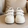 Novos Sapatos Brancos Super Bonitos 2026 Estilo Versátil Faz Pessoas Baixas Parecerem Mais Altas Aumento de Altura Sola Grossa Sapatos Femininos