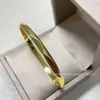Pulsera Rombo Onda Gejiafu Versión Alta Dorada V Full Diamante Lujo Accesible Diamante Apilado de Moda Versátil Pulsera de Pareja