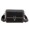 Bolsa Quadrada Pequena Texturizada Retro Popular Feminina 2025 Nova Simples Elegante Bolsa de Ombro com Alça Larga Bolsa Transversal Casual