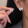 Pendientes franceses huecos de plata 925 estilo nuevo personalizados con diamantes, pendientes vintage de lujo ligero de mariposa nicho personalizados con perlas para mujer