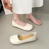 Sapatos retrô de sola macia com bico dividido para mulheres, novos sapatos de balé slip-on Mary Jane outono 2026, mocassins de noite