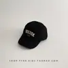 Gorros Infantiles Otoño e Invierno Cálidos Engrosados Gorras de Pico para Niños y Niñas Viaje Cortavientos Estilo Coreano Gorras de Béisbol con Letras Modernos