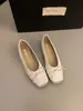 Primer Encuentro: Zapatos Planos Ji Wanwan con Lazo, Punta Cuadrada Baja, Nariz de Cerdo, para Mujer, Estilo Nuevo 2026, Aumentadores de Altura Internos