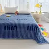 Manta de forro polar coral, engrosada y cálida, adecuada para otoño e invierno, diseño de dibujos animados, para niños, individual, manta tipo chal para estudiantes