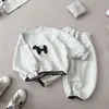 Outono de 2026 Novo Conjunto Casual Tendência para Cachorrinhos Infantis Mais Vendido Nova Moda Versátil Estilo Coreano Conjunto com Moletom