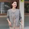 Nova Jaqueta de Outono Estilo Chinês para Mães, Top Curto Estilo Chanel, Novo Modelo 2025 para Mulheres de Meia-Idade e Idosas, Cardigã da Moda para Primavera e Outono
