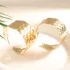 Pendientes de Flor de Rosa Hueca de Diseño Único Retro Cruzado de Nicho para Mujer Pendientes de Brazalete de Oreja de Temperamento Francés de Lujo Ligero