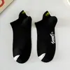 Calcetines para Hombre Calcetines Bajos Primavera y Verano Cortos de Moda para Hombre Combinan con Todo Desodorantes Absorbentes de Sudor Calcetines Deportivos para Correr Baloncesto