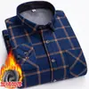 Camisa masculina xadrez quente para outono e inverno, manga longa, forrada com fleece, espessada, casual, de negócios, sem necessidade de passar, tamanho grande para meia-idade e idosos
