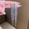 Brincos Europeus e Americanos Populares Super Brilhantes com Franjas Exageradas para Mulheres, Modernos, de Luxo Leve, de Alta Qualidade, Tendência, Exquisitos e Versáteis Brincos Longos