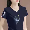 Camiseta V-Neck de Manga Curta Estilo Mãe de Comércio Exterior para Mulheres, Estilo Coreano, Tendência, Caimento Solto, Emagrecedor, Casual, Top Fashion
