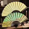 Leque dobrável personalizado, presente corporativo, leque estilo chinês, leque tradicional masculino, leque de seda esculpido, leques com pintura de casa de bambu de 10 polegadas