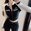 # SENCEE# Abrigo pequeño estampado de motocicleta de moda en internet europeo y americano, ajuste ceñido, combinación de colores, prenda exterior corta, top de manga larga para mujer