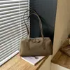 Bolso pequeño cuadrado retro de moda para mujer de este año, nuevo bolso de hombro simple de color liso para otoño 2026, bolso de axila para ir al trabajo