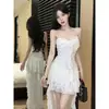 Vestido camisola de renda puro desejo estilo francês para mulheres, novo modelo 2026, branco, com bainha irregular, acinturado, vestido longo emagrecedor