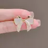 Broche con un Toque de Alta Gama, Estilo Nicho y Sencillo, Pin para Ropa, Accesorio de Perla para Traje, Broche