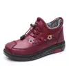 Botas Femininas de Algodão com Forro de Lã Estilo Inverno Velho Pequim 2026 Para Meia-Idade e Idosos Solado Macio Antiderrapante Solado Grosso Botas de Couro Impermeáveis Quentes Botas de Neve