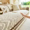 Cojín de sofá de felpa estilo vintage para exportación, nueva funda de sofá jacquard en forma de V 2026, cojín de asiento de felpa para otoño e invierno